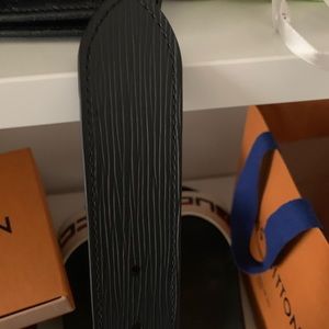 Men's Louis Vuitton belt size 34
